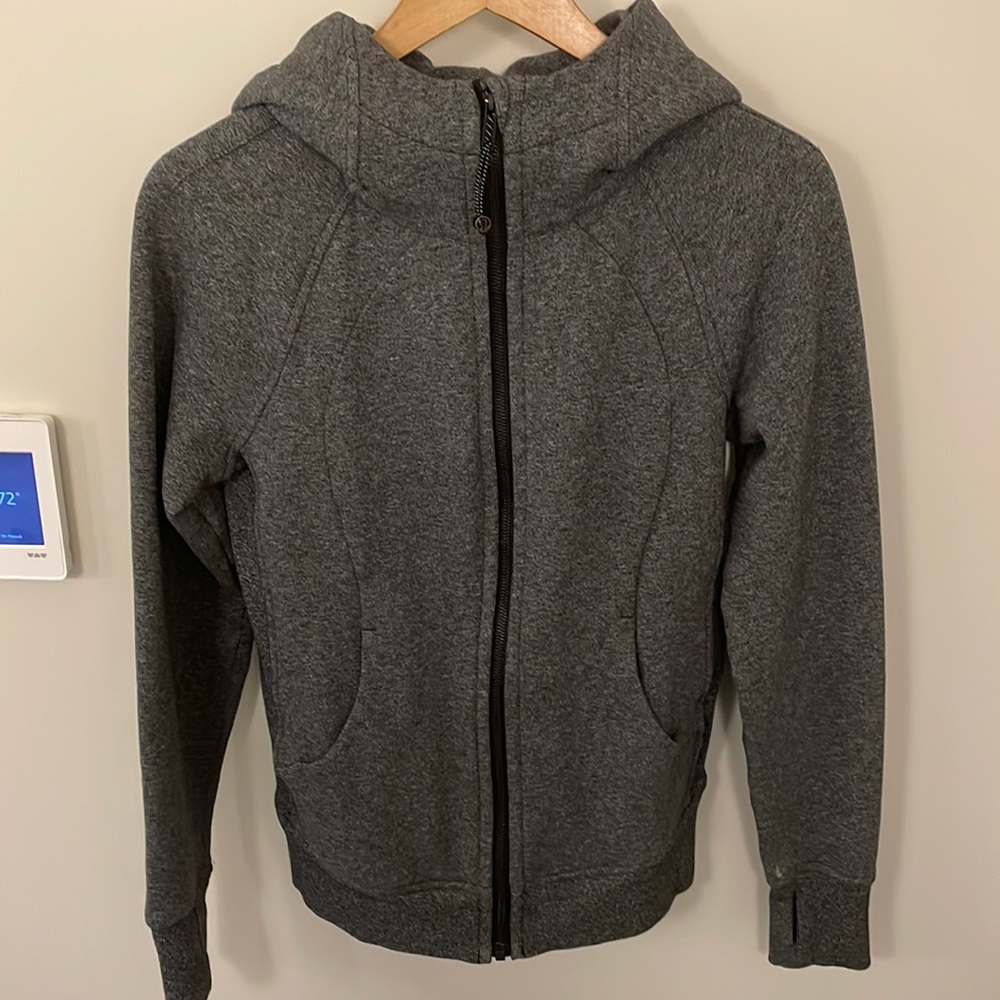 Lululemon Scuba gray full zip Great condition. Womens size 6 - Picture 2 of 9